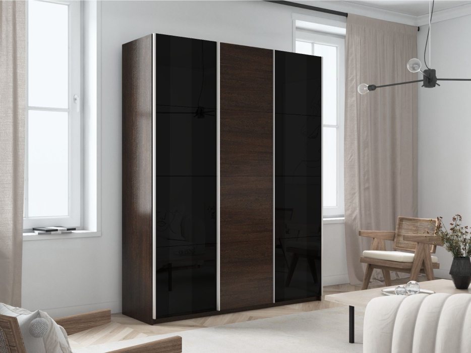 Шкафы-купе 3-х дверные, Шкаф-купе Прайм 3-х дверный Стекла черные/ДСП/Доводчики 210х57х230