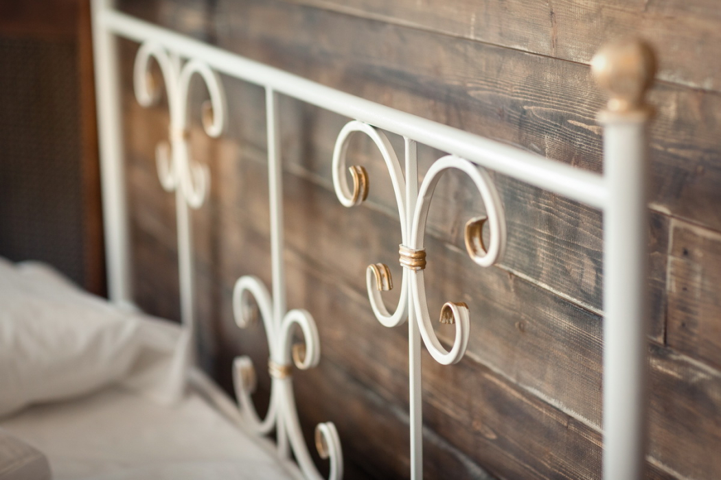 Кованые кровати, Кованая кровать Симона 1.8 с одной спинкой